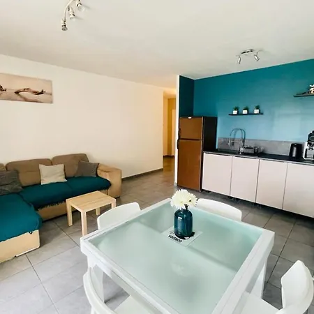 60m With Terrace In *