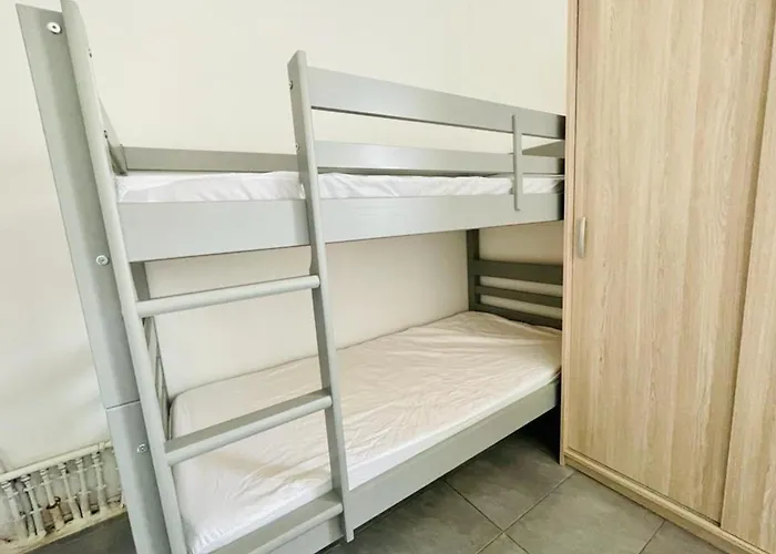 60m With Terrace In Apartment *